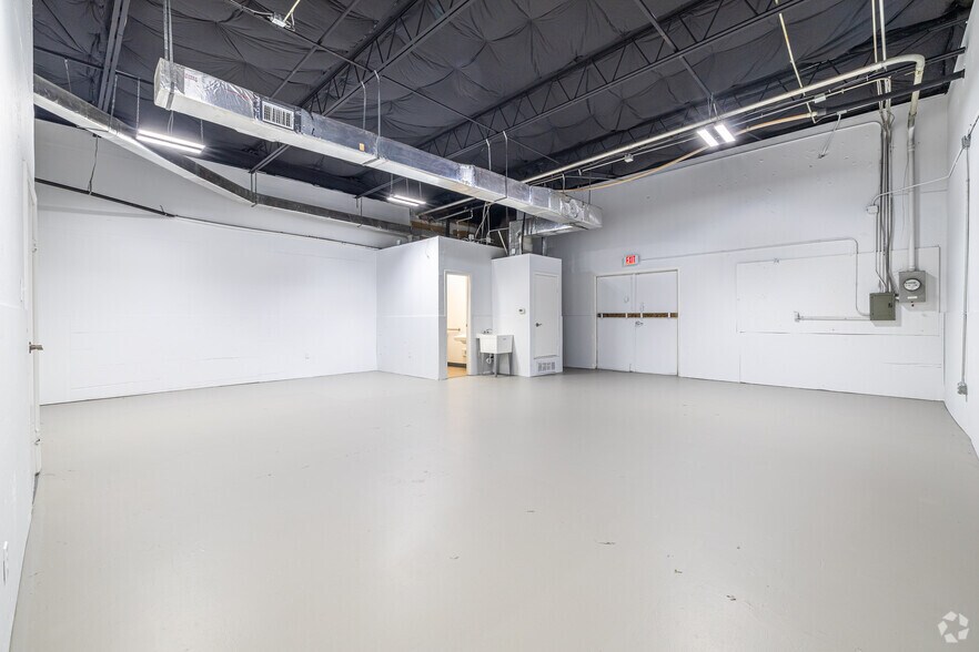 More Photos Of 2630 Northaven Rd, Dallas Unknown For Lease