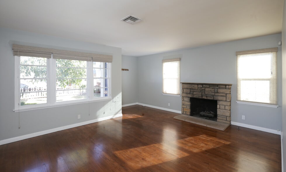 More Photos Of 456 N Batavia St, Orange Apartments For Sale