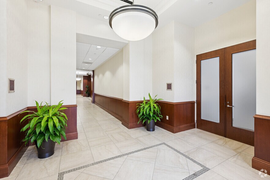 More Photos Of 4798 New Broad St, Orlando Unknown For Lease