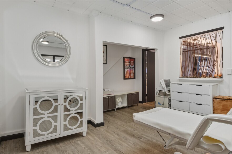 More Photos Of 460 Maple Ave, Saratoga Springs Storefront Retail Residential For Lease