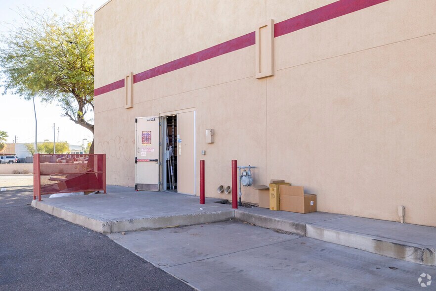 More Photos Of 1202 W University Dr, Mesa Freestanding For Lease