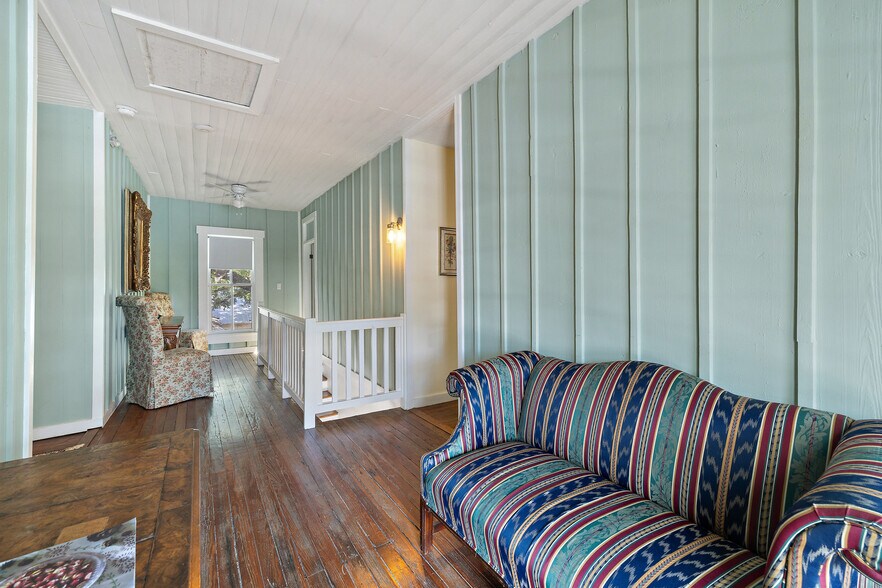 More Photos Of 201 Nugent Ave ave, Johnson City Hotel For Sale