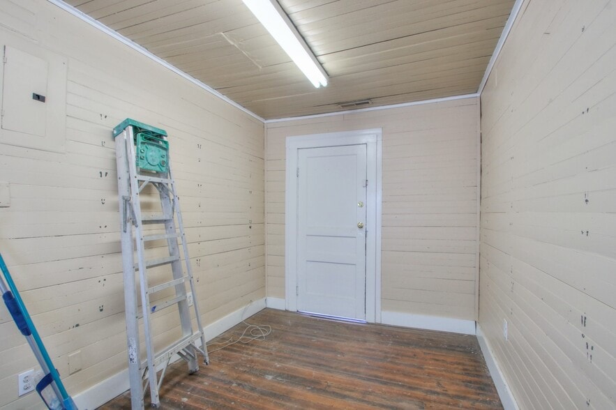 More Photos Of 5294 Main St, Spring Hill Office Residential For Sale