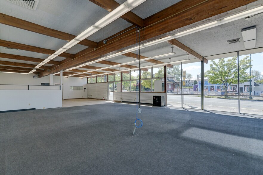 More Photos Of 102 Quince St NE, Olympia Freestanding For Lease