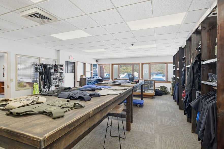 More Photos Of 109 Apremont Way, Westfield Manufacturing For Lease
