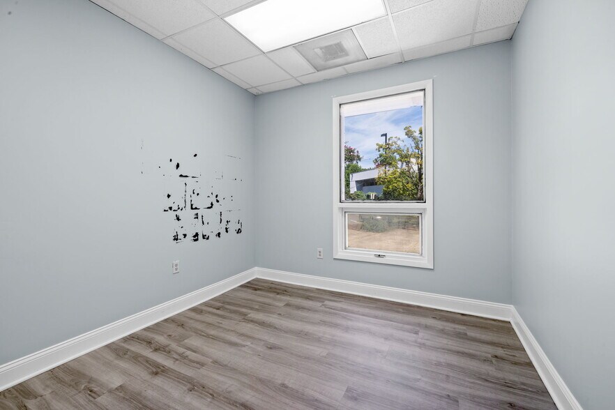 More Photos Of 1152 Executive Cir, Cary Medical For Lease