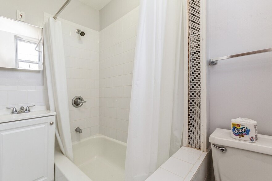More Photos Of 4132 53rd St, Woodside Apartments For Sale