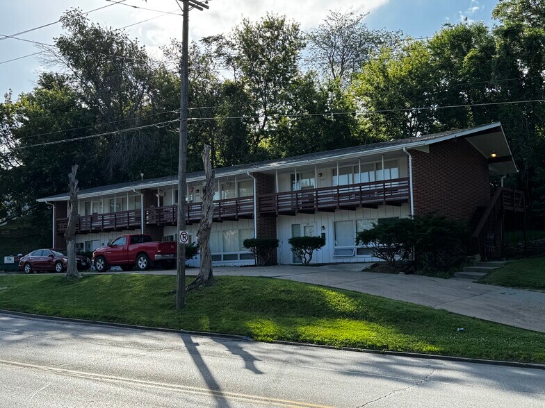 More Photos Of 2701-2727 Hubbell Ave, Des Moines Apartments For Sale