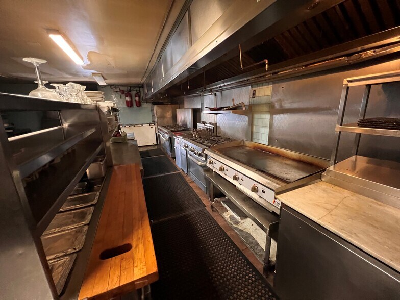 More Photos Of 422-426 Macon St, Baltimore Restaurant For Lease