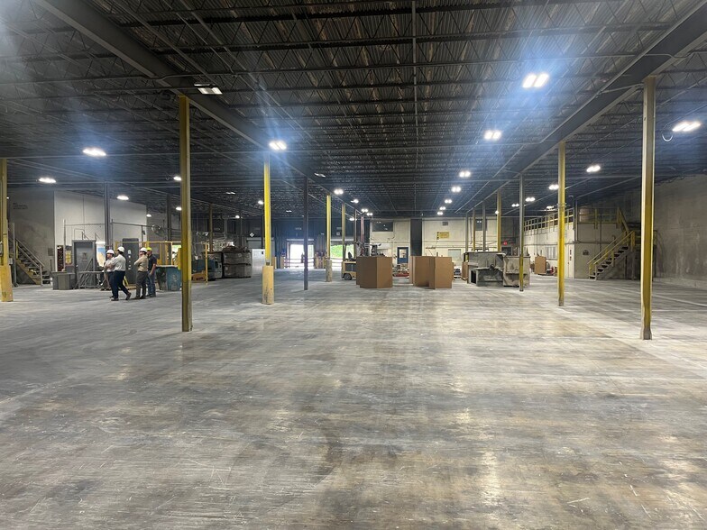 More Photos Of 2601 Commerce Blvd, Birmingham Warehouse For Sale