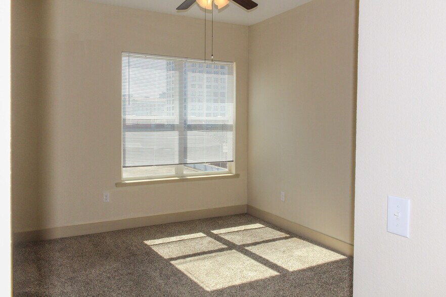 More Photos Of 79 Commerce St, Montgomery Apartments For Lease