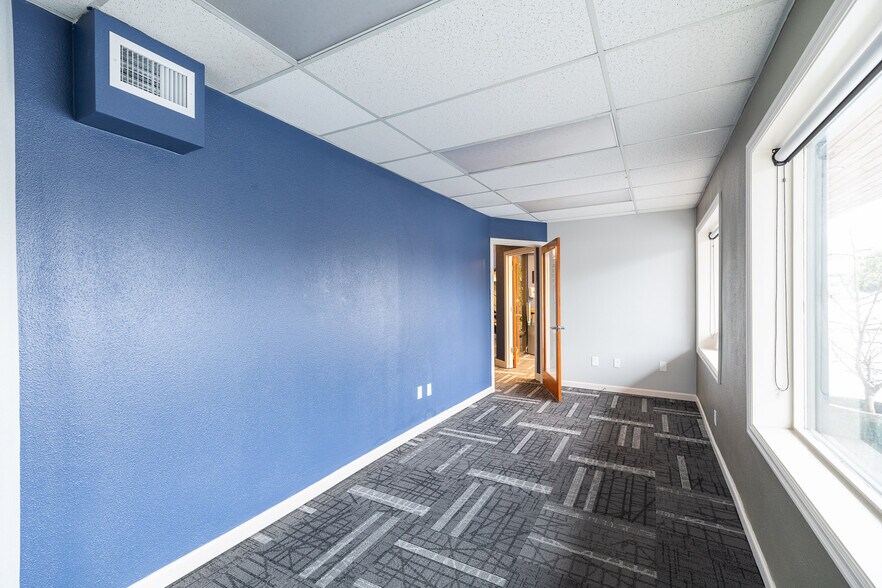 More Photos Of 8414 SW Barbur Blvd, Portland Office For Lease