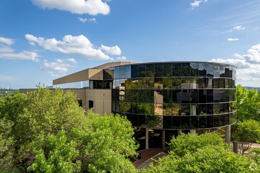 More Photos Of 6504 Bridgepoint Pky, Austin Office For Lease