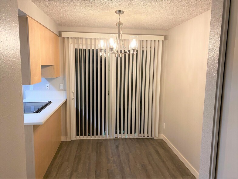 More Photos Of 2433 SE 139th Ave, Portland Apartments For Sale