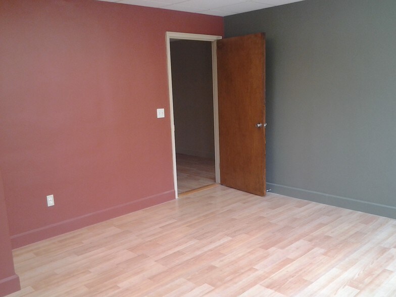 More Photos Of 53-55 Market St, Poughkeepsie Storefront Retail Office For Lease
