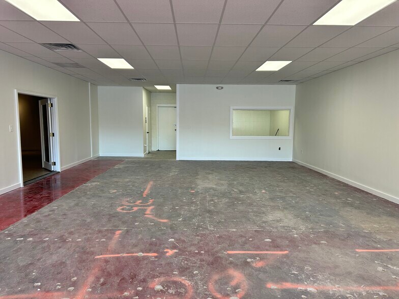 More Photos Of 928 S Park St, Carrollton Storefront Retail Office For Lease