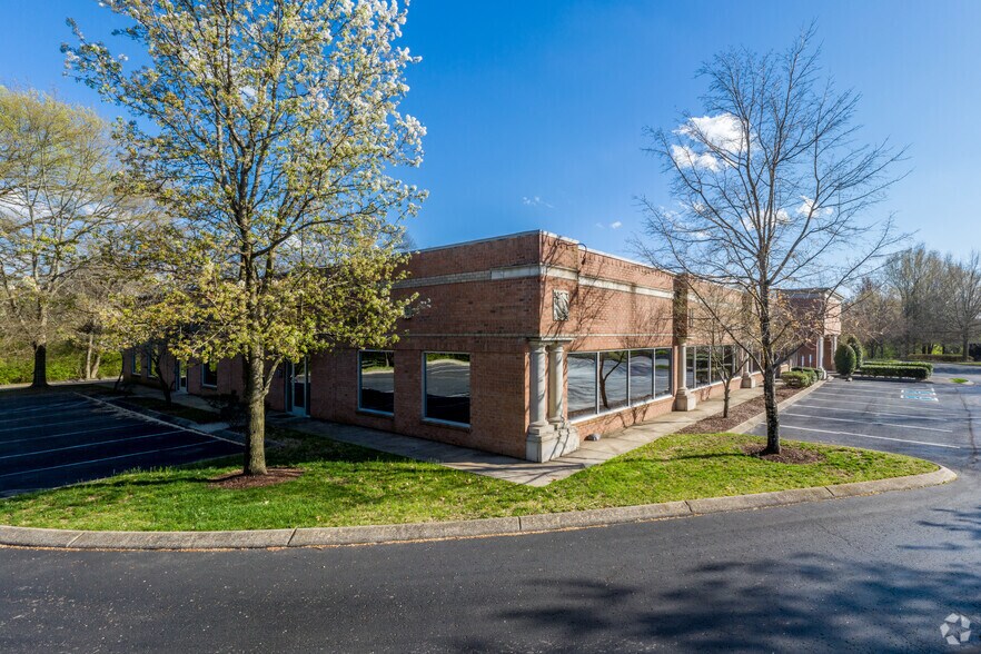 More Photos Of 512 Autumn Springs Ct, Franklin Office For Lease