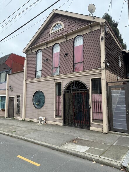 Primary Photo Of 221 Tewksbury Ave, Richmond Storefront Retail Residential For Sale