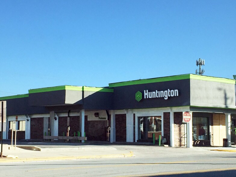 More Photos Of 724 Broad Ripple Ave, Indianapolis Storefront Retail Office For Lease