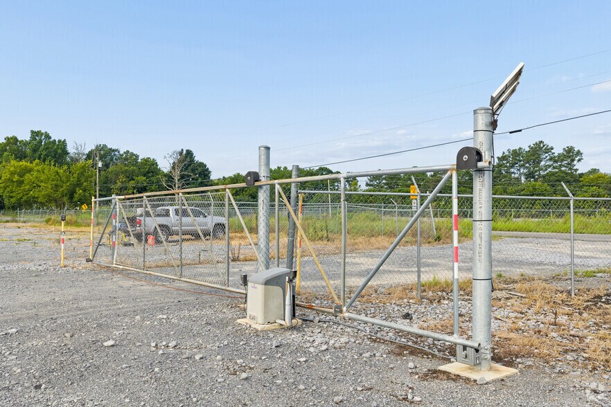 More Photos Of 390 Johnson Lake Rd, Adairsville Land For Lease