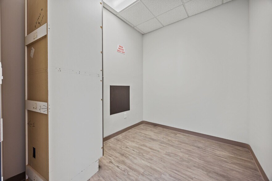 More Photos Of 2710 Western Center Blvd, Fort Worth Medical For Sale