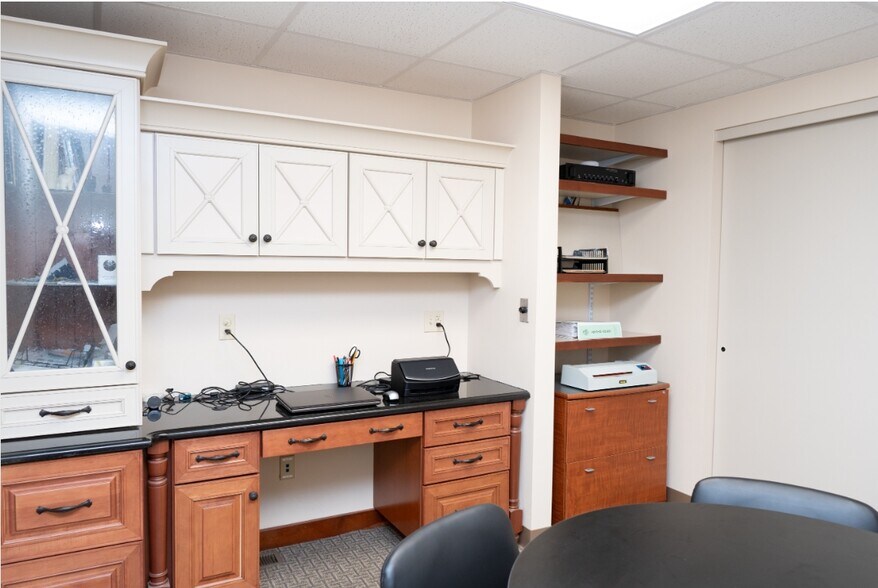More Photos Of 1548 W Maumee St, Adrian Office For Sale