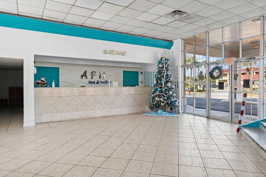 More Photos Of 510 Lane Ave S, Jacksonville Hotel For Sale