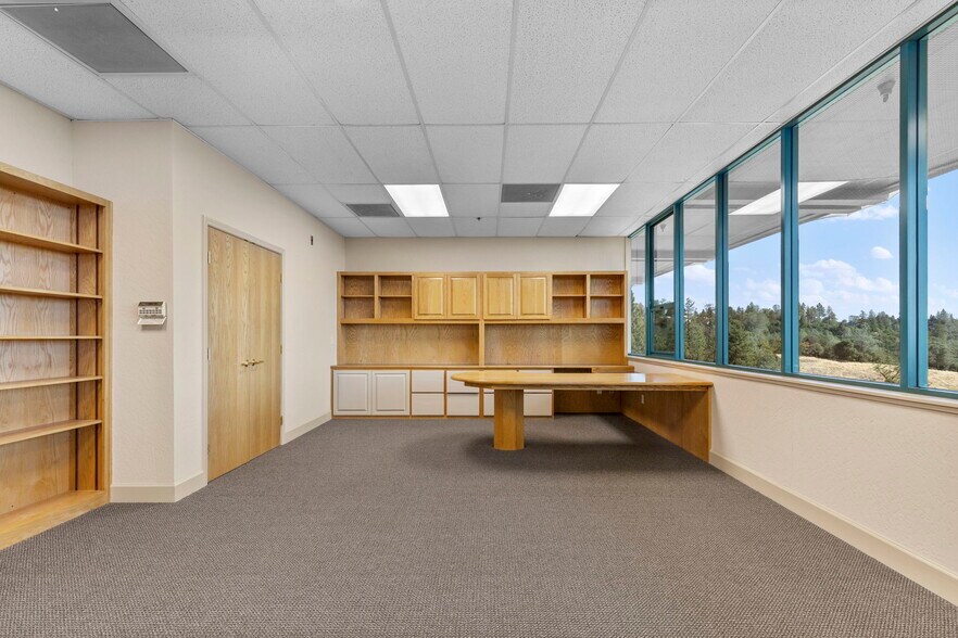 More Photos Of 13620 Lincoln Way, Auburn Office For Lease