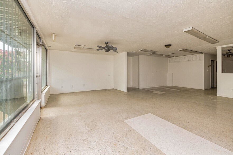 More Photos Of 1469 Wadley Ave, Atlanta Freestanding For Sale