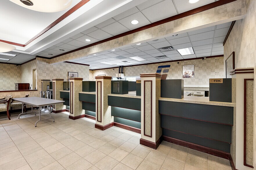 More Photos Of 38880 Garfield Rd, Clinton Township Medical For Lease