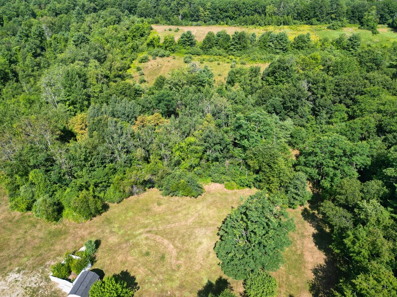 More Photos Of 146 Calef Hwy, Barrington Flex For Sale