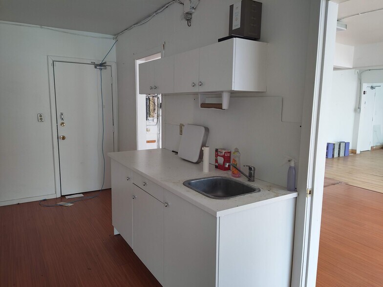 More Photos Of 2511 E Hastings St, Vancouver Office For Lease
