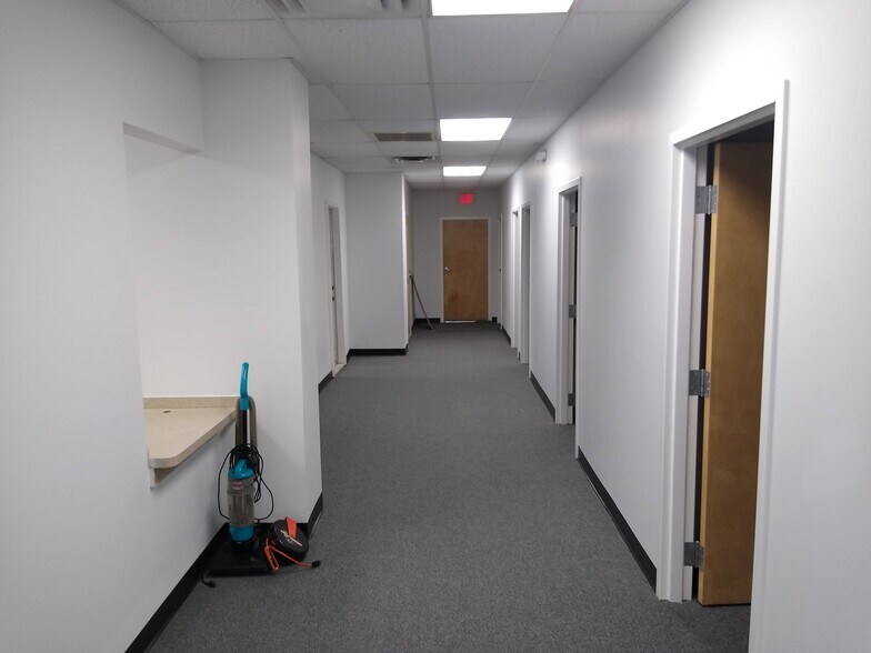 More Photos Of 5301 E Princess Anne Rd, Norfolk Flex For Lease