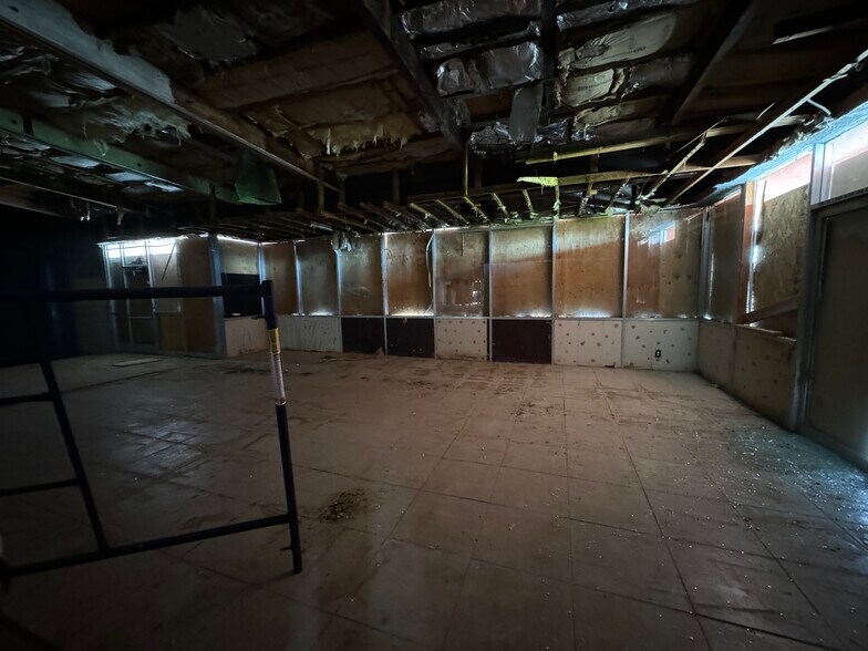 More Photos Of 1790 W Hobsonway, Blythe Bowling Alley For Sale