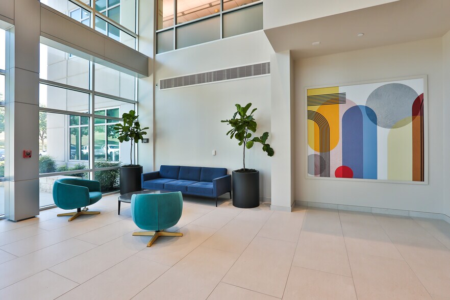 More Photos Of 18302 Talavera Rdg, San Antonio Office For Lease