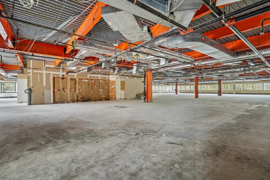 More Photos Of 1000 Sylvan Ave, Englewood Cliffs Office For Sale