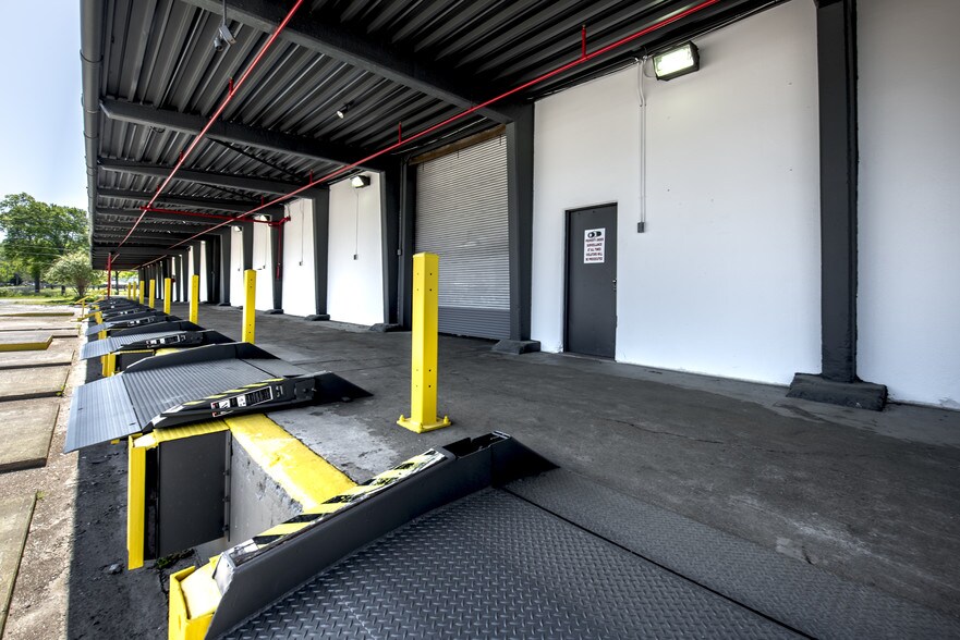 More Photos Of 1900 Daisy St, Chattanooga Warehouse For Lease