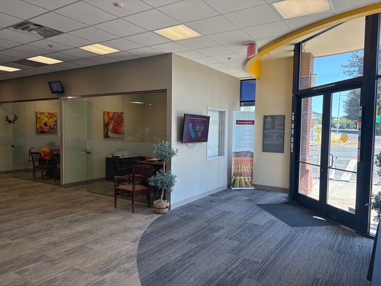 More Photos Of 201 3rd St, Santa Rosa Freestanding For Lease