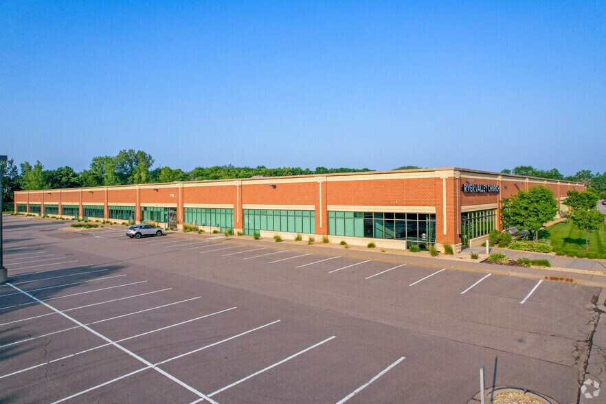 More Photos Of 7805 Hudson Rd, Woodbury Flex For Sale