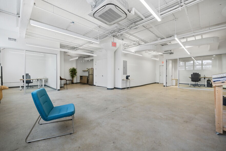 More Photos Of 315 Meserole St, Brooklyn Office For Lease