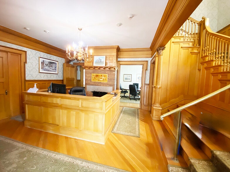 More Photos Of 1838 Elm St, Manchester Office For Sale