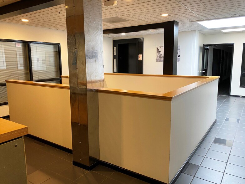 More Photos Of 72 W Broadway, Eugene Storefront Retail Office For Lease