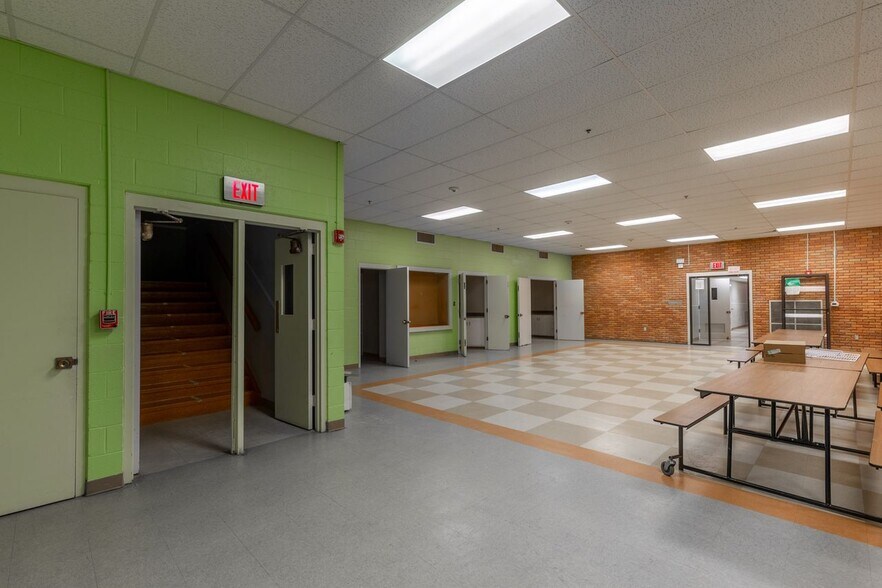 More Photos Of 1500 14th St, Lubbock Religious Facility For Sale