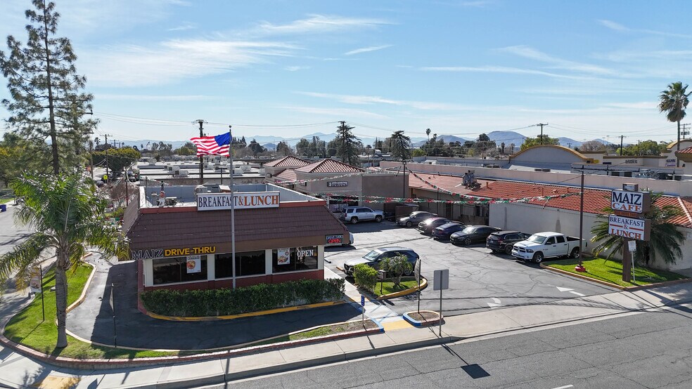 More Photos Of 201 W Foothill Blvd, Rialto Fast Food For Sale