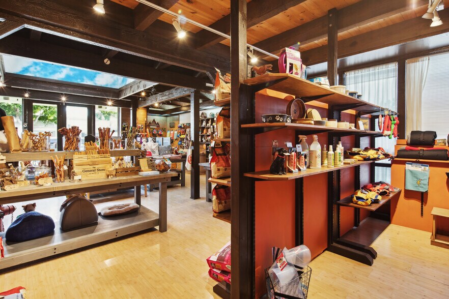 More Photos Of 219-223 Caledonia St, Sausalito Office For Sale