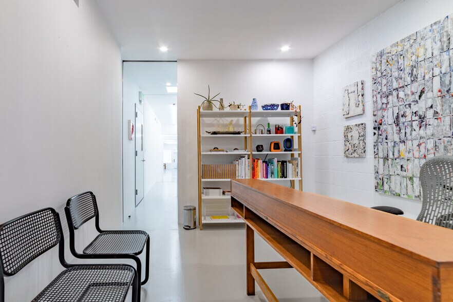 More Photos Of 422 S Highland Ave, Baltimore Storefront Retail Residential For Sale