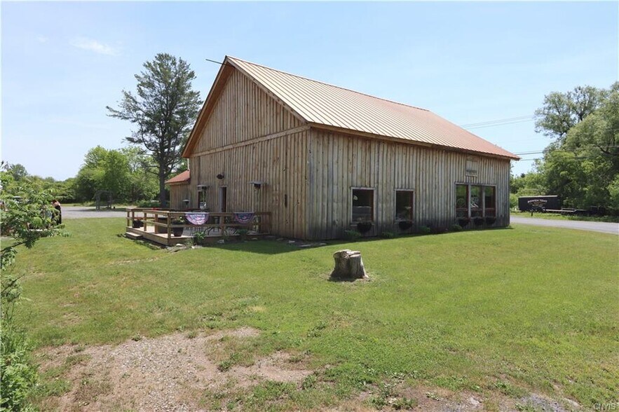More Photos Of 14211 Dodge Ave, Sackets Harbor General Retail For Sale