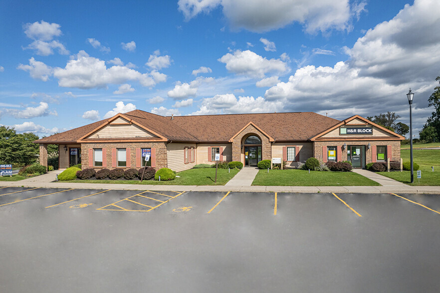 Primary Photo Of 2 Ryan Dr, Geneseo Medical For Lease