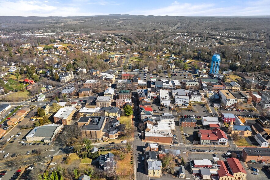 More Photos Of 12 Culpeper St, Warrenton Restaurant For Sale