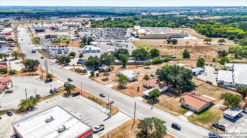 More Photos Of 19239 McDonald St, Lytle Land For Sale